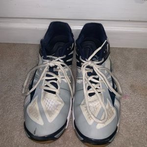 mizuno volleyball shoes